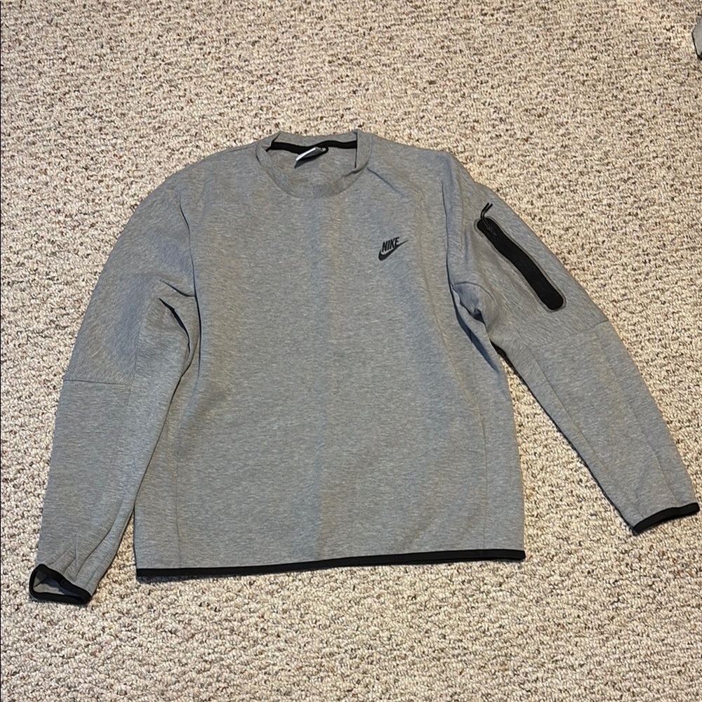 Nike Tech Men's Gray Sweater